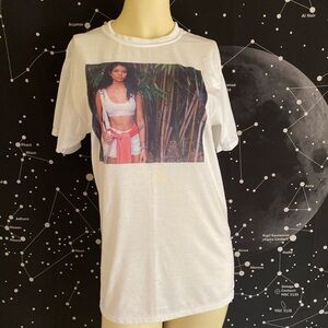 Jhene Aiko graphic tee. 🤍